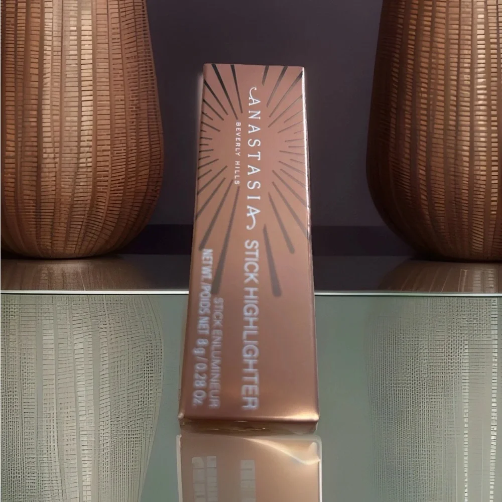 Anastasia Beverly Hills Contour Stick Highlighter- Hot Sand, New in Box